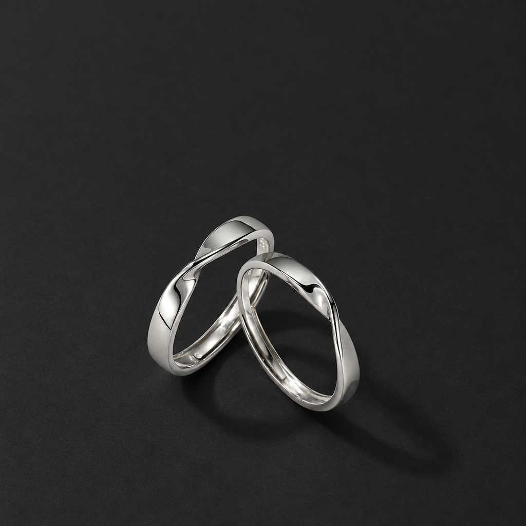 UNERU RING 黒背景の集合写真