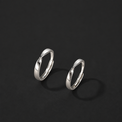 UNERU RING 黒背景の立体写真