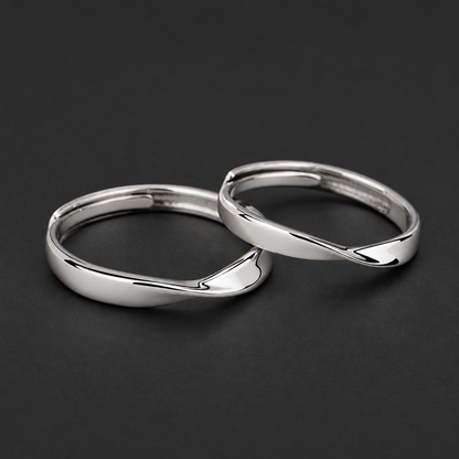 UNERU RING 黒背景のディテール