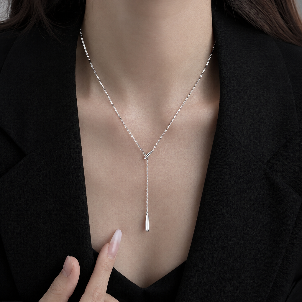 SHIZUKU NECKLACE 胸元の着用 補正版